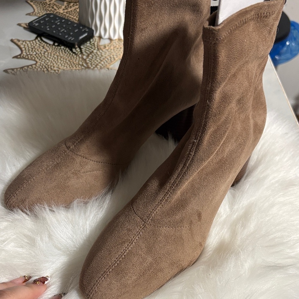 Zara Tan Suede Heeled Boots
